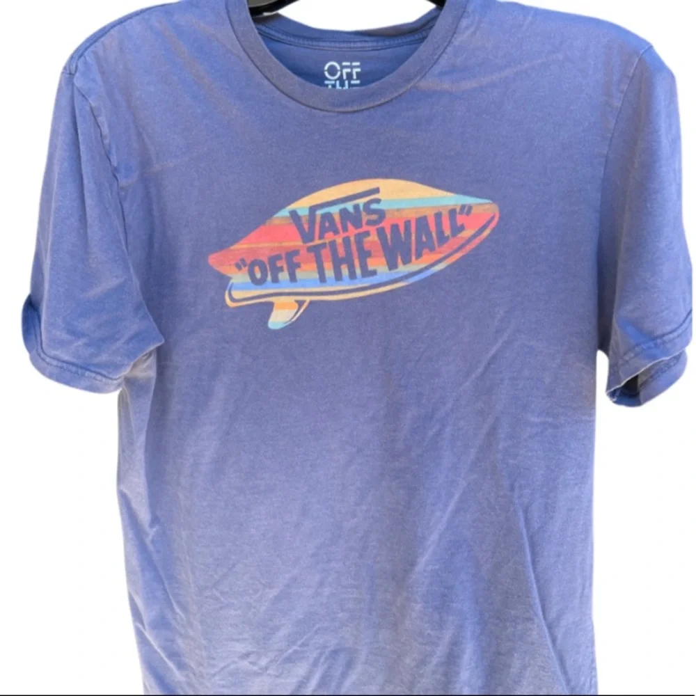 ⭐️⭐️⭐️HOST PICK⭐️⭐️⭐️Vans off the Wall Tshirt - Picture 2 of 4